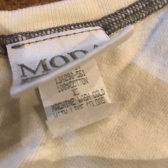 Moda International double v-neck tee - Picture 5 of 6